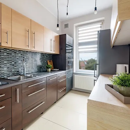 Apartment Stunning With Balcony