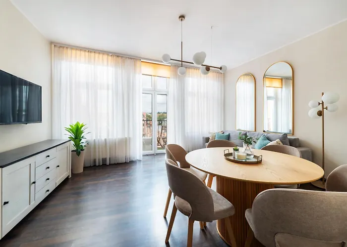 Stunning With Balcony *